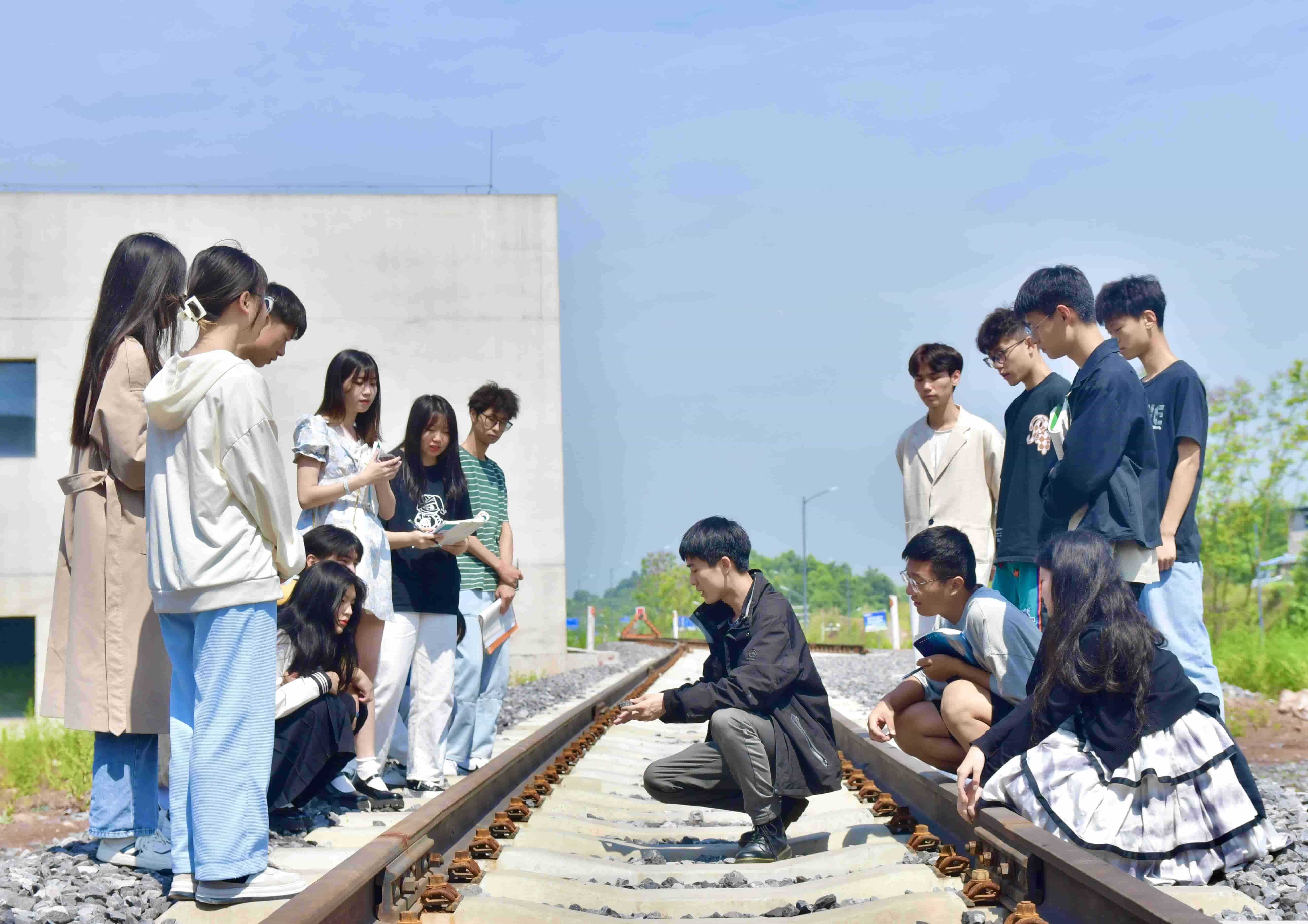 高铁与建筑学院课堂